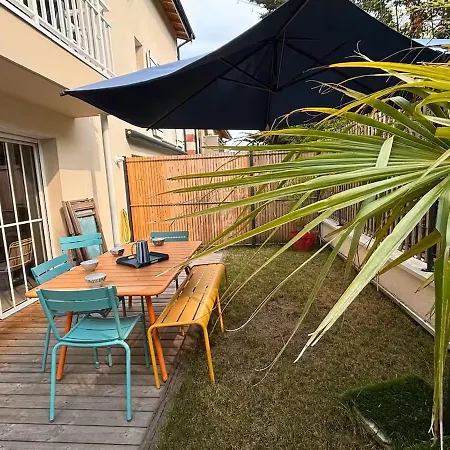 3 Pieces Avec Grande Terrasse, Entre Port Et Hyper Centre *