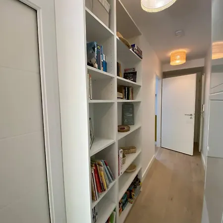 3 Pieces Avec Grande Terrasse, Entre Port Et Hyper Centre *